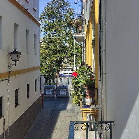 Apartamento Vive Triana Sevilla Exterior foto